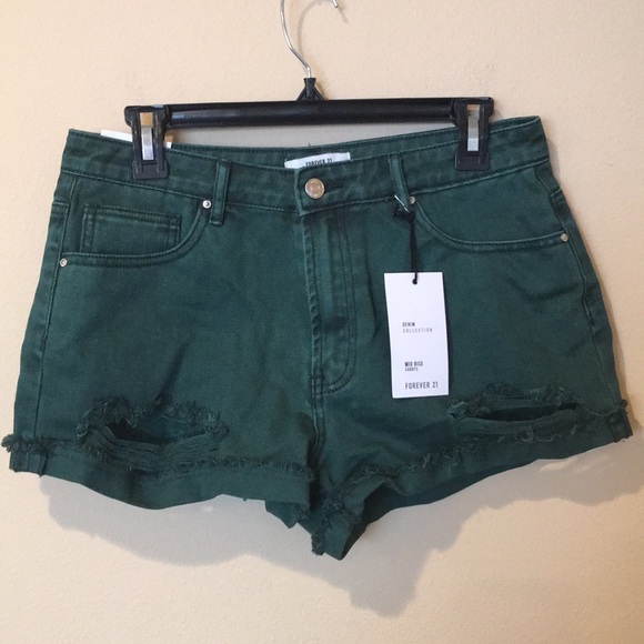 Forever 21 Pants - ❤️SALE Forever 21 distressed denim shorts